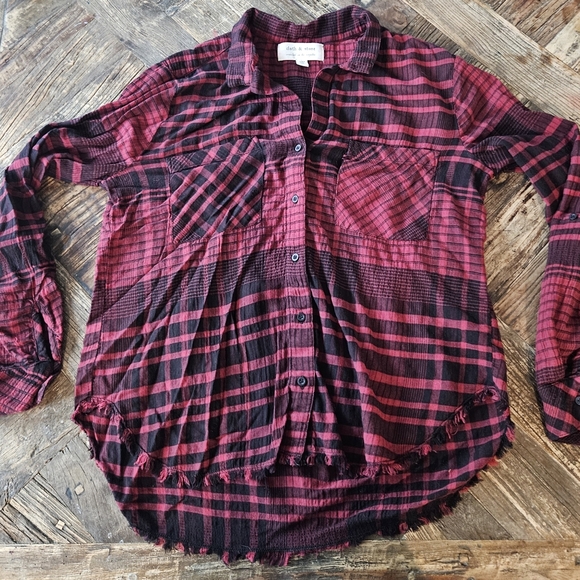 cloth & stone Tops - Cloth & Stone Red Black Plaid Button-Up Shirt